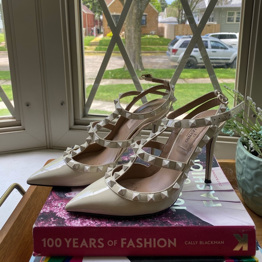 Valentino Rockstud Pumps